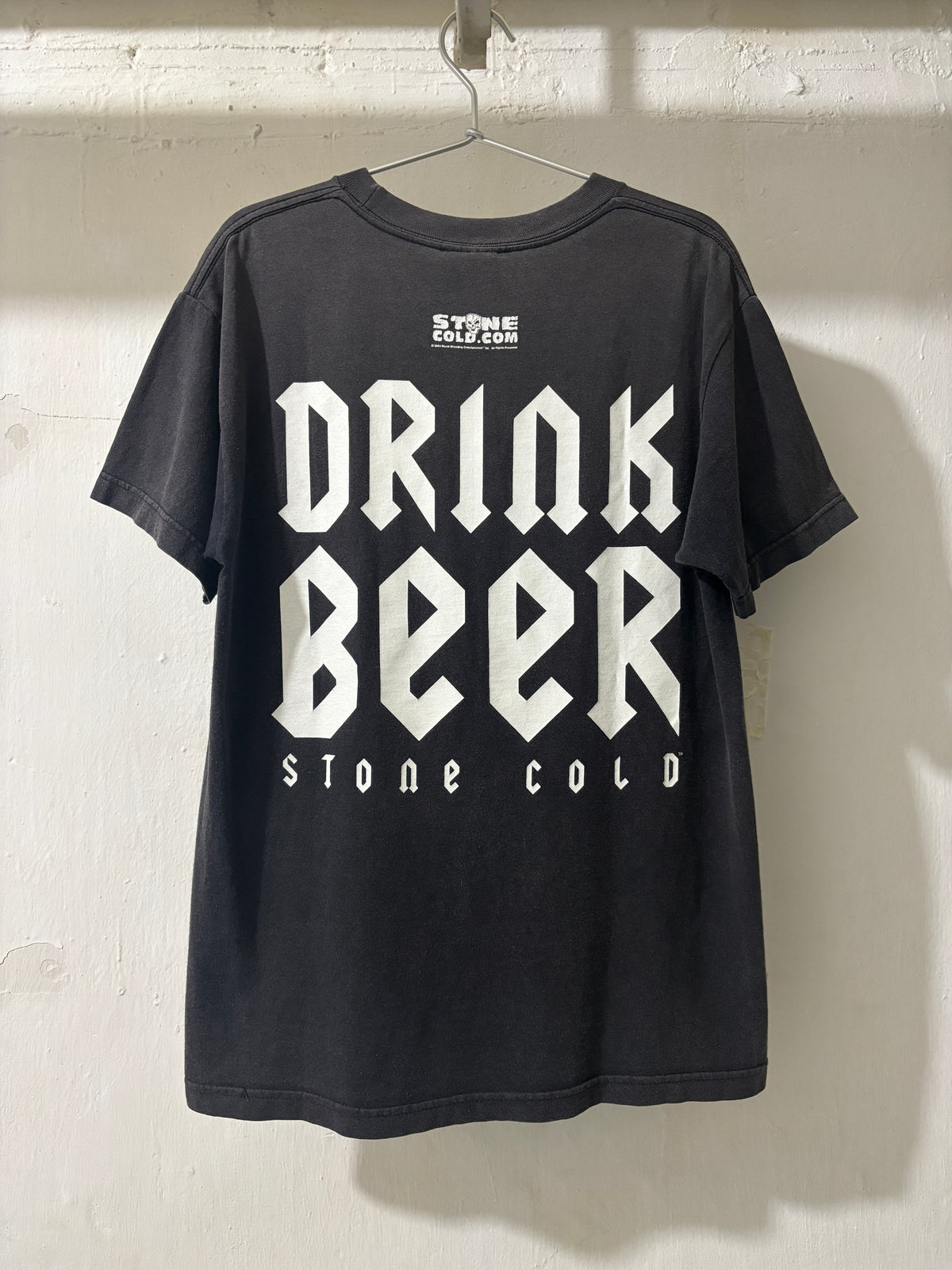 VINTAGE 2003 WWE 'STONE COLD STEVE AUSTIN FUCK FEAR DRINK BEAR' T-SHIRT