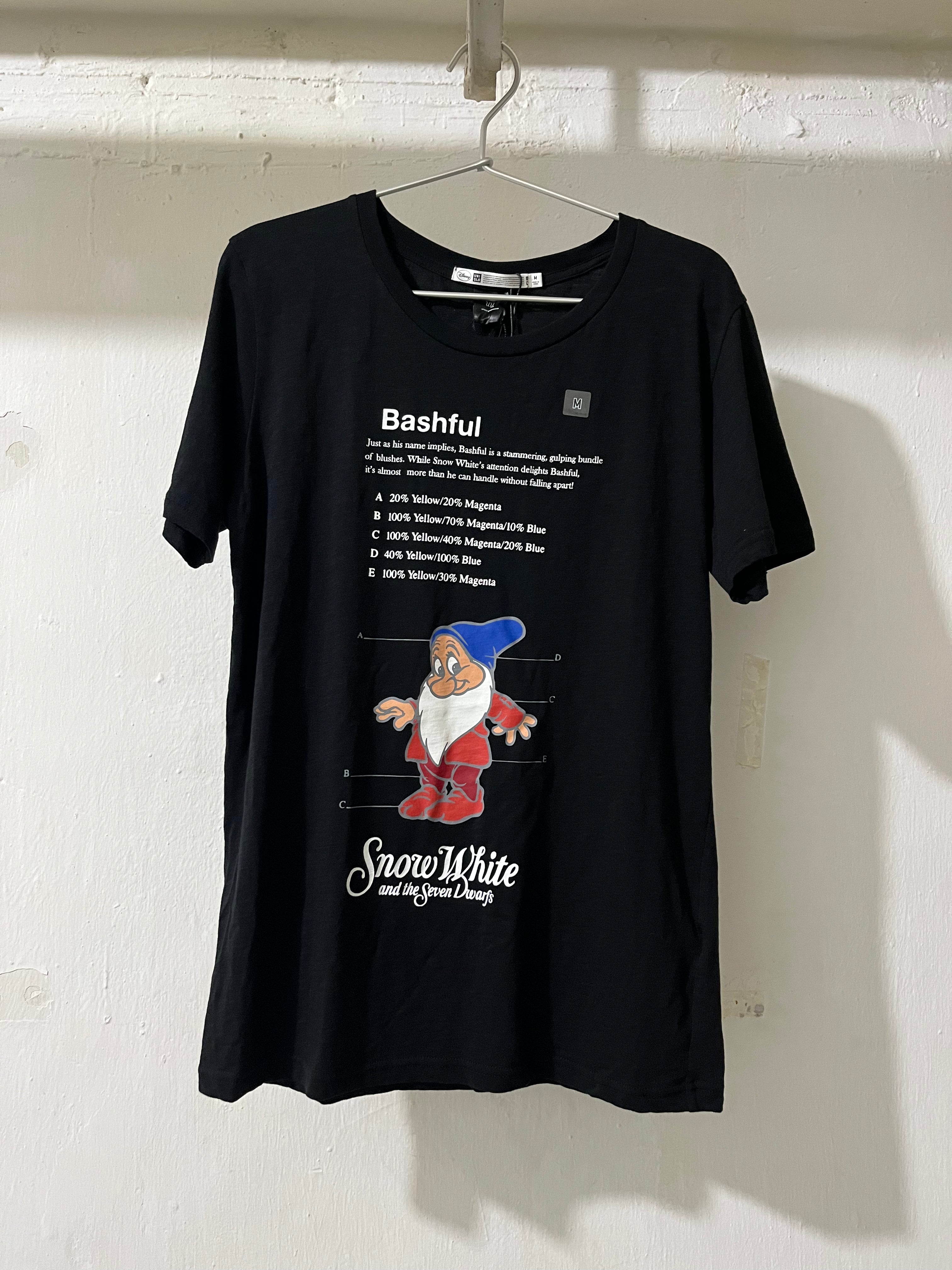 GRAPHIC TEE WITH SNOW AND THE SEVEN DWARFS GRAPHIC