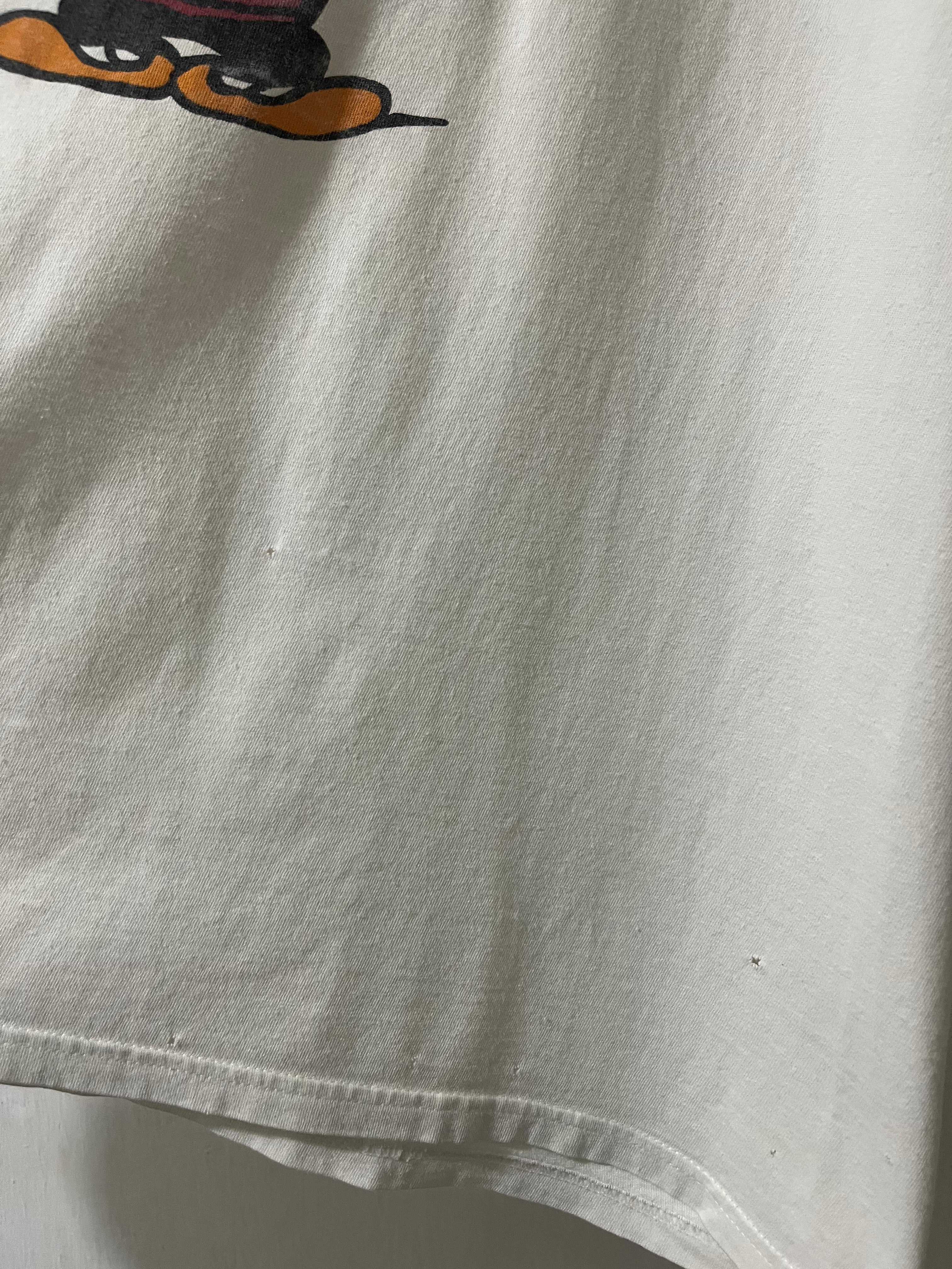 VINTAGE 2000S CALVIN AND HOBBES 'PASSING GAS' T-SHIRT