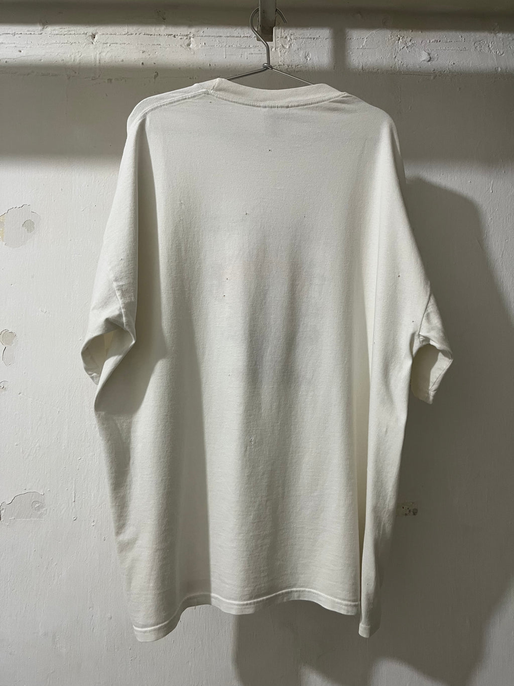 VINTAGE 2000S CALVIN AND HOBBES 'PASSING GAS' T-SHIRT