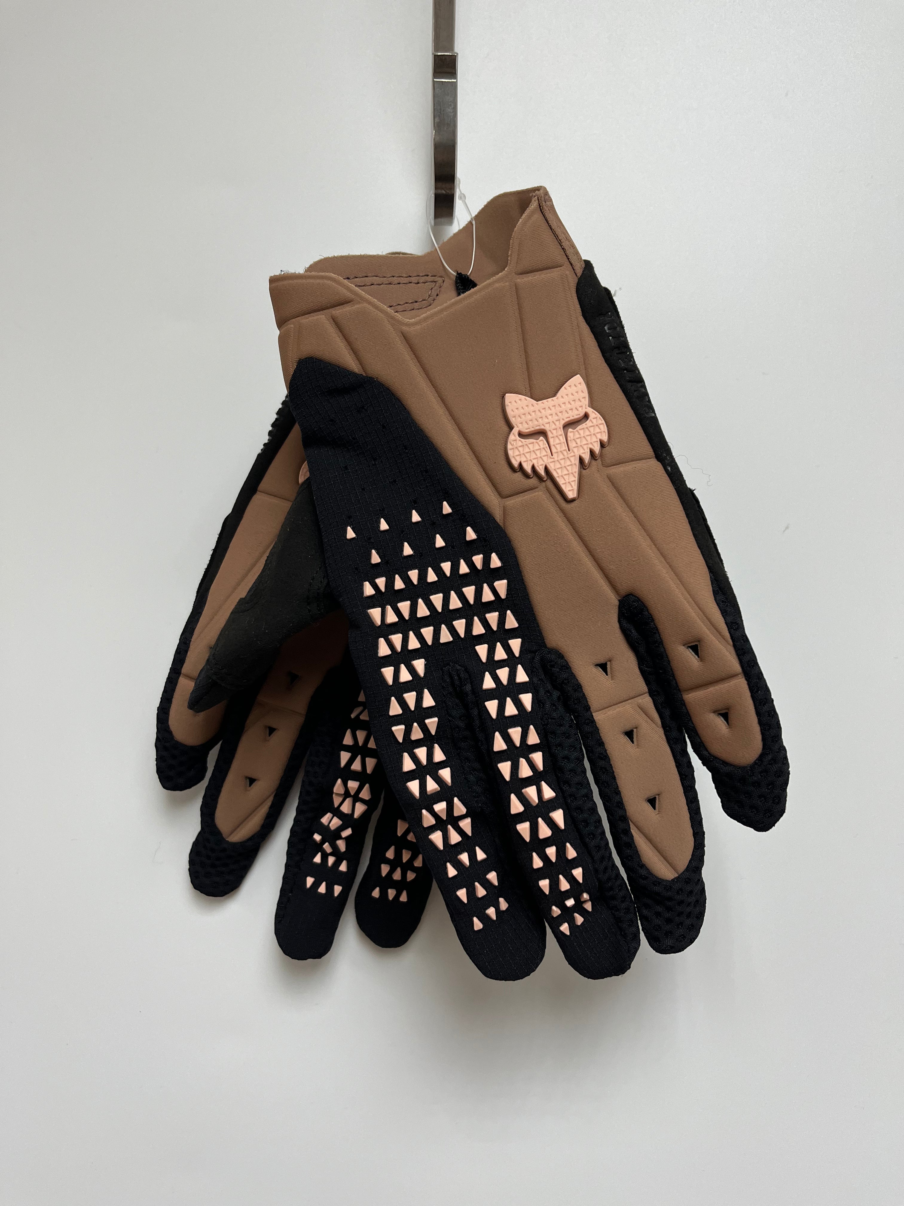 FOX LAB x KIKO KOSTADINOV GLOVES