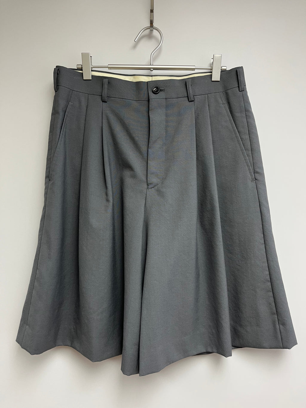 COMME des GARÇONS HOMME PLUS PLEATED WOOL SHORTS