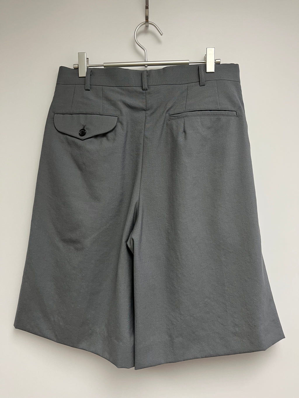 COMME des GARÇONS HOMME PLUS PLEATED WOOL SHORTS